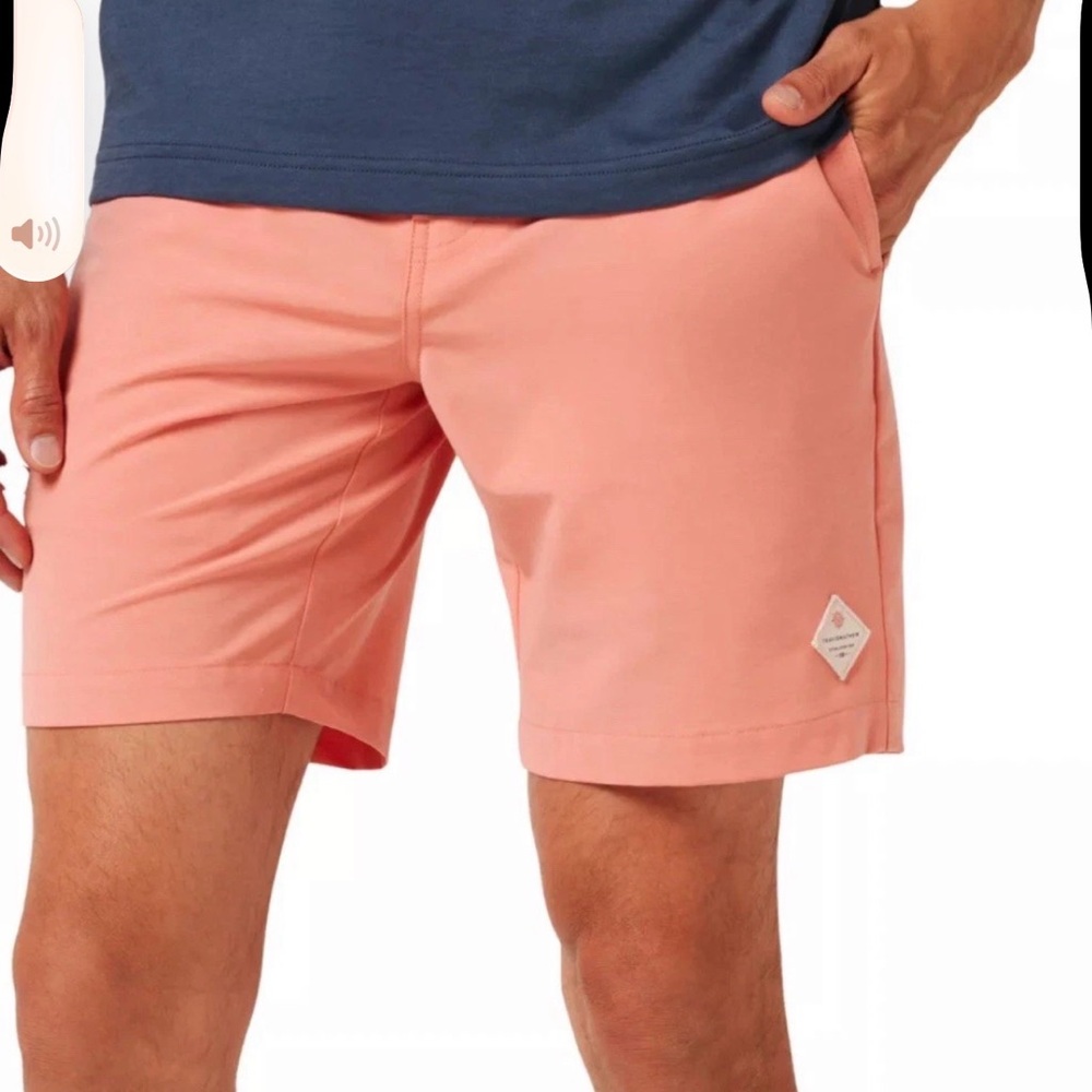 Travis Mathew Coral Flat Front Men Shorts 8"